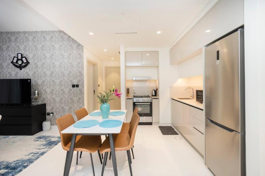 Apartment Luxe 1br At Marina Vista Offering Sea Views P605 Dubai