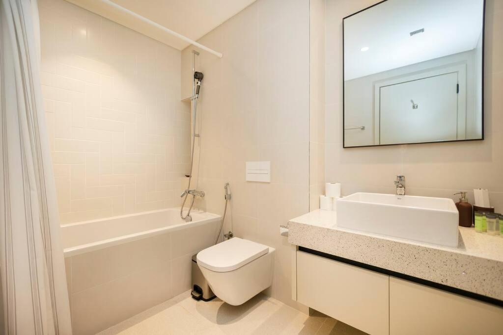 Luxe 1br At Marina Vista Offering Sea Views P605
